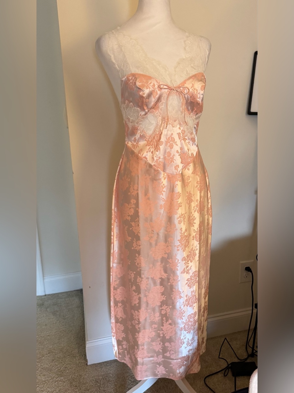 NWT M For Love & Lemons Audrey Jacquard Satin Slip Dress in Peach